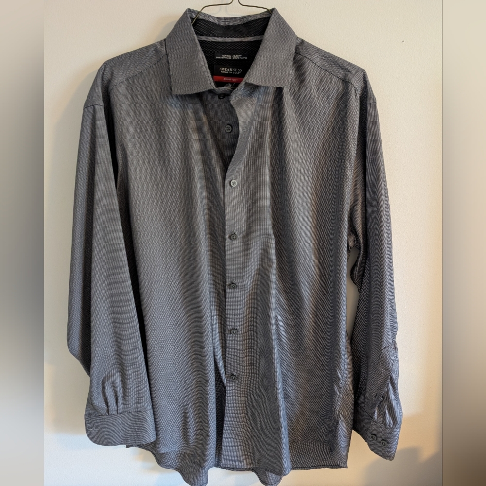 Izod Men's Charcoal Patterned Long-Sleeve Dress Shirt
